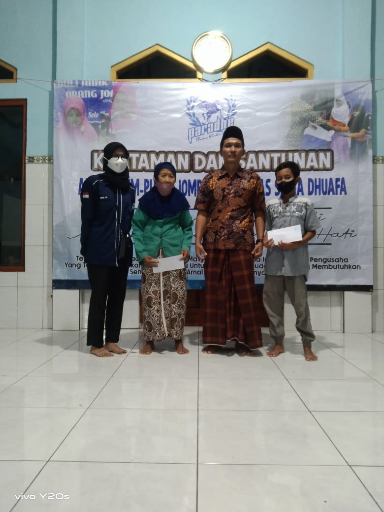 Perkumpulan Pemuda "Paradhe" Gelar Acara Khataman Dan Santunan